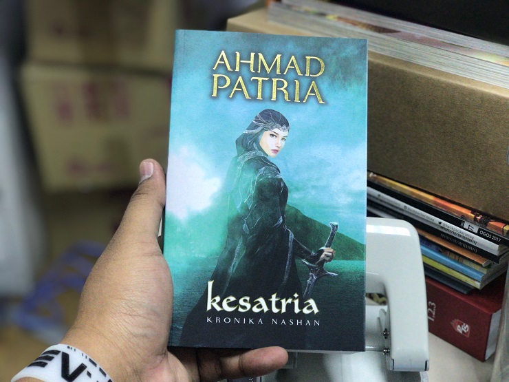 Novel Kesatria - Ahmad Patria